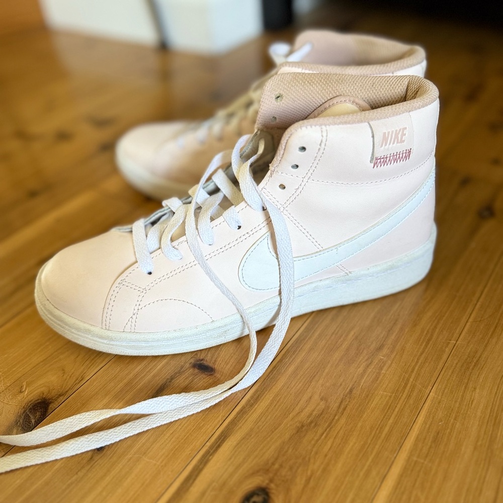 Nike Court Royale 2 Mid